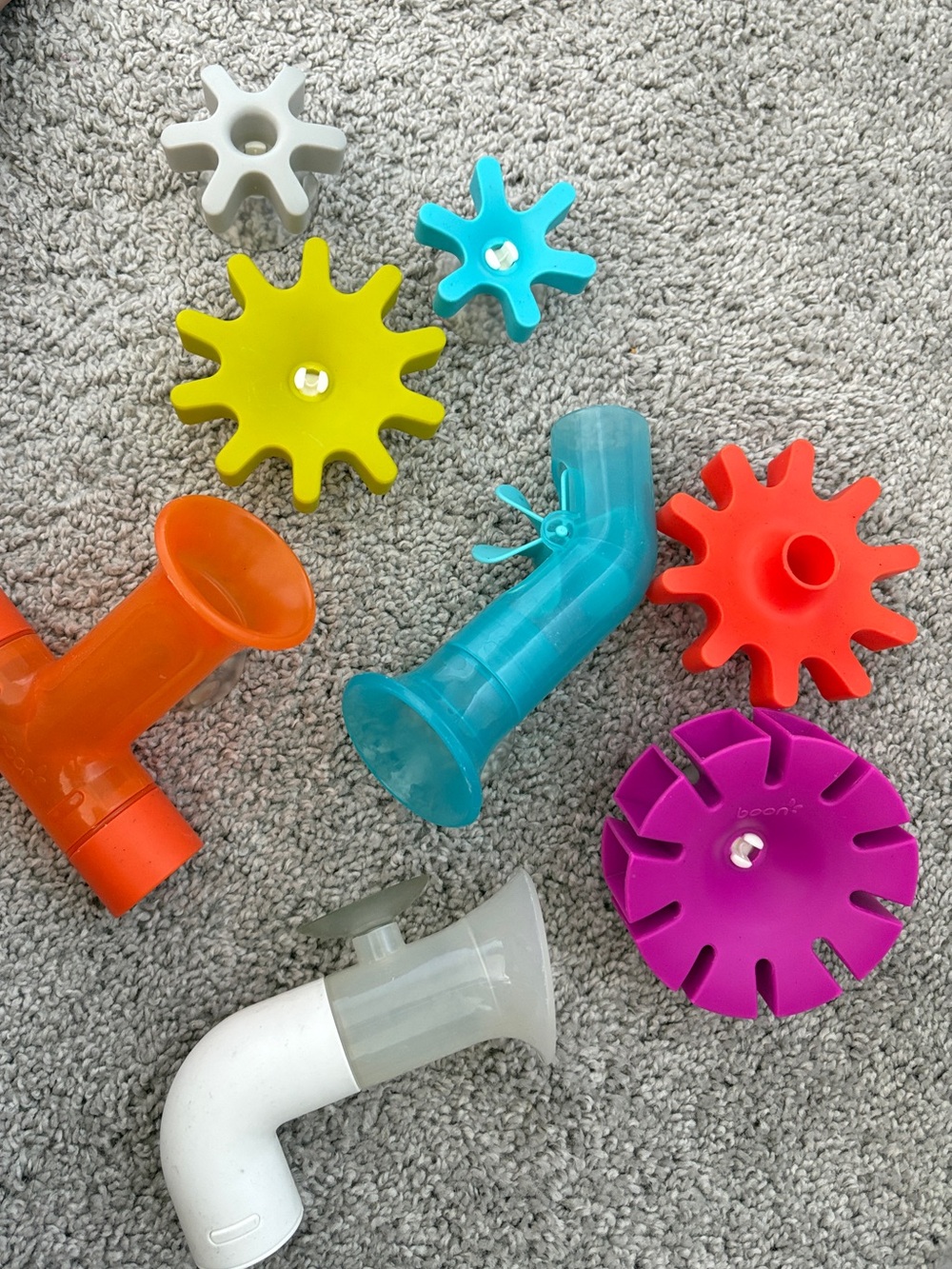 8 Boon COGS and pipes Bath Toy Set